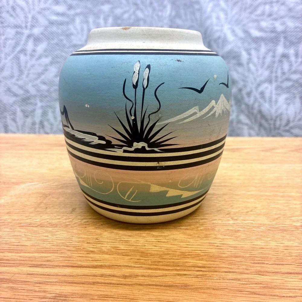 Lyn Navajo Pottery Vase Unisex Small Hand Painted Coyote Moon Desert‎ Landscape